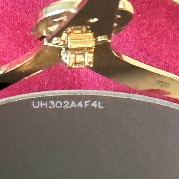 Gucci oversized oval sunglasses with case drawstring bag and cleaning cloth - Picture 12 of 14